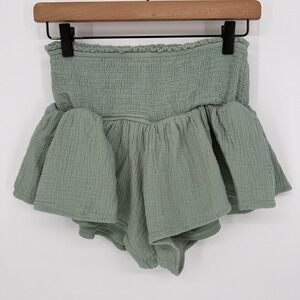 ALTAR'D STATE SAGE GREEN SMOCKED WAIST WIDE LEG SHORTS SMALL